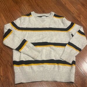 Gap sweater size small